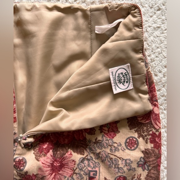 |SOLD| VINTAGE LAURA ASHLEY SKIRT - Picture 5 of 5
